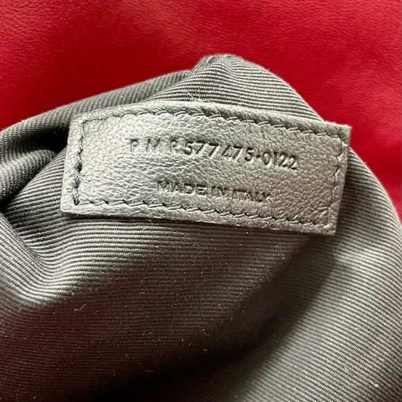 Women’s Ysl, medium LouLou puffer shoulder bag made in Italy - Picture 5 of 16